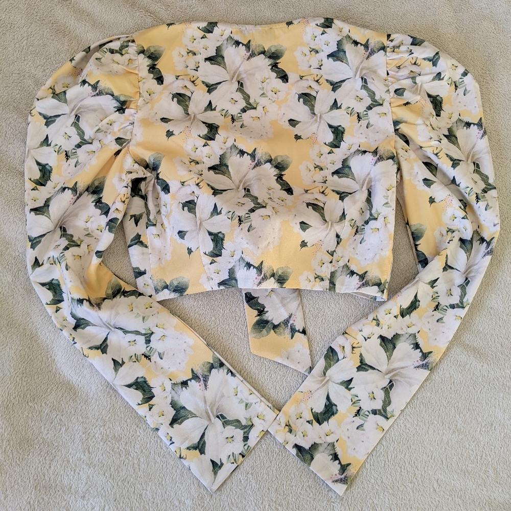 White Fox Sz S Crop long sleeve top - Picture 2 of 7